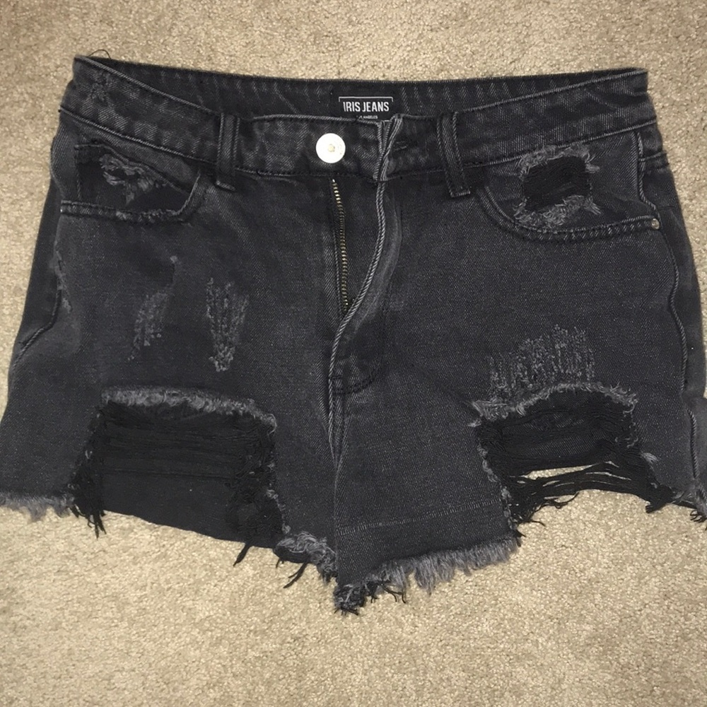 Los Angeles ripped black jean shorts